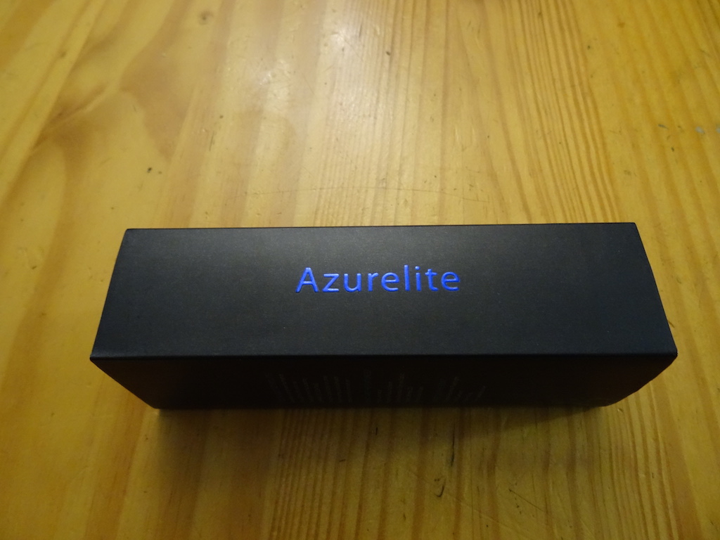 Unboxing of Orphek's Azurelite a new flashlight dedicated to the reef ...